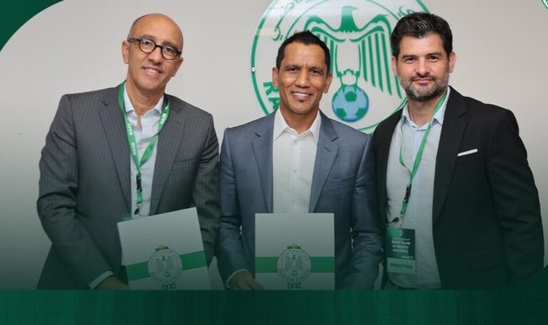 Fadlu Davids: Moroccan club Raja appoint new coach
