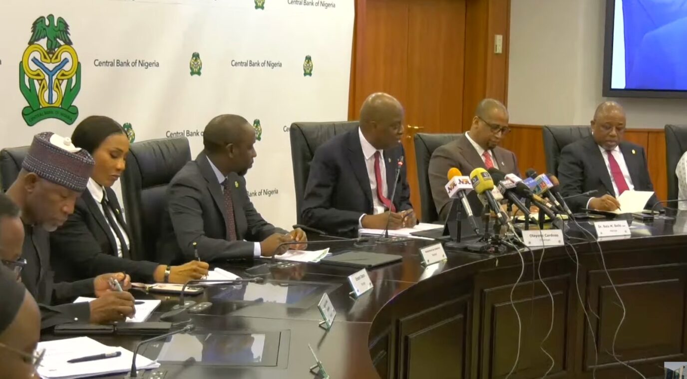 Nigeria reduces interest rate to 27% | APAnews - African Press Agency