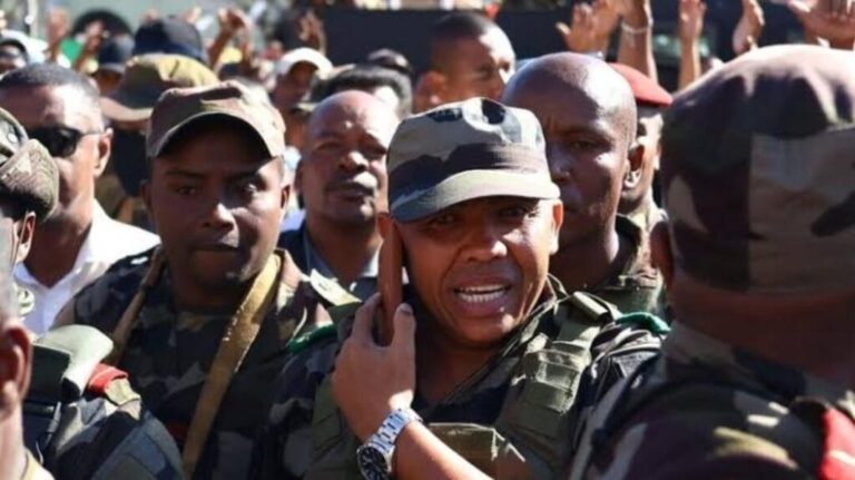 Madagascar orders former officials to return state assets