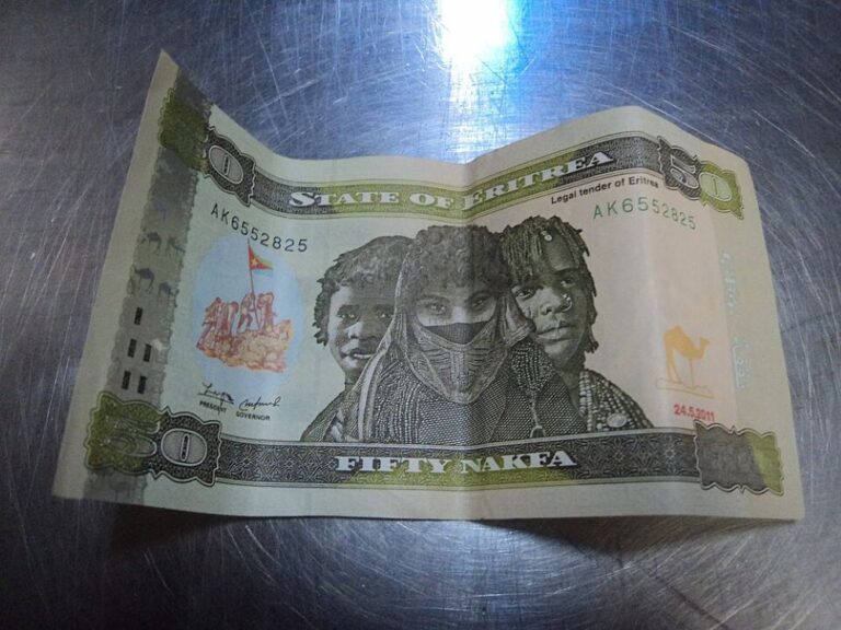 Eritrea orders citizens to deposit all cash holdings in local currency