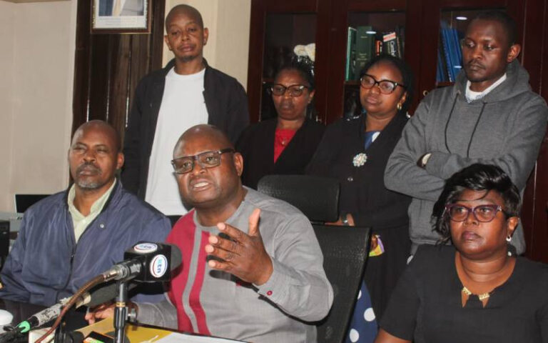 Kenyan nurses and midwives threatens strike over employment terms