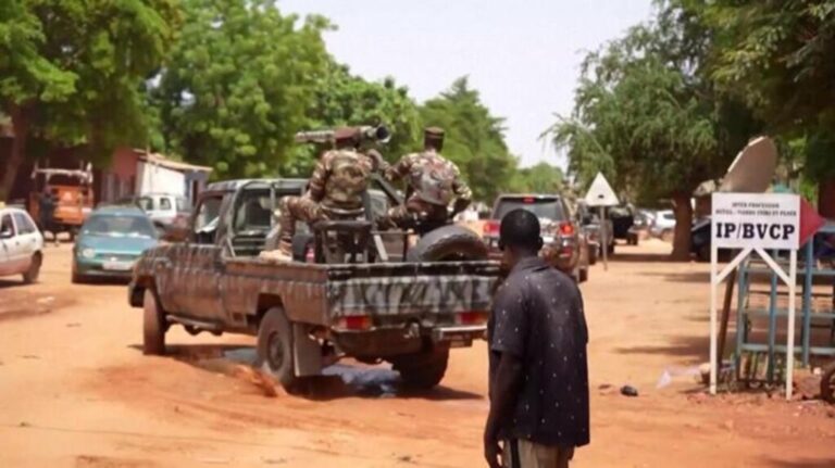 Three loyalist soldiers buried after Niger mutiny